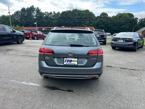 Used 2019 Volkswagen Golf Alltrack S AWD/4WD image 5