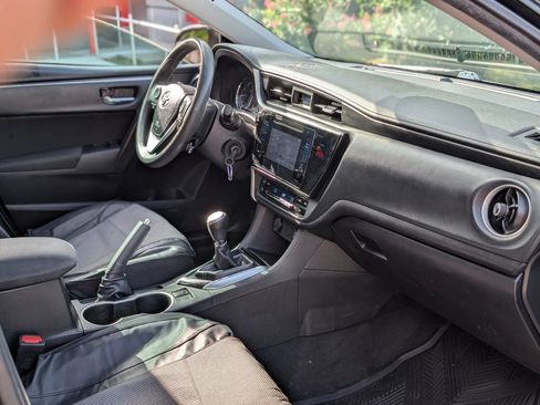 Used 2019 Toyota Corolla LE FWD image 24
