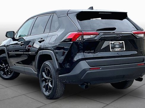 Used 2023 Toyota RAV4 LE AWD/4WD image 12