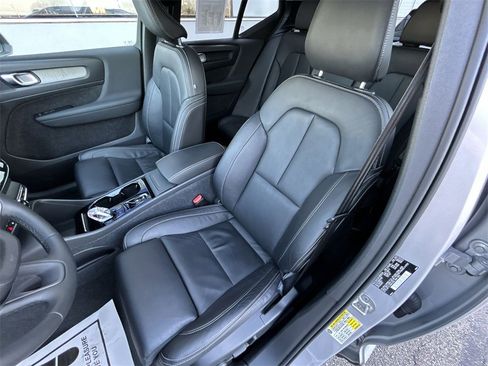 Certified 2023 Volvo XC40 B5 Plus image 11