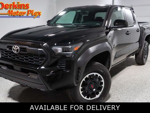 Used 2024 Toyota Tacoma TRD Off-Road AWD/4WD image 1