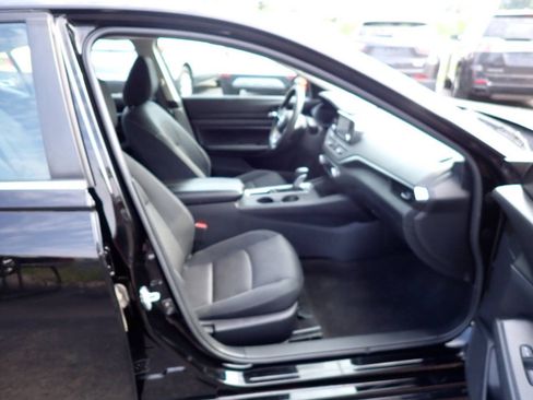 Used 2021 Nissan Altima 2.5 S FWD image 9