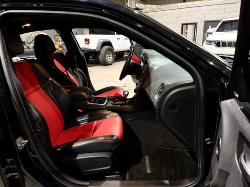Used 2017 Dodge Charger R/T RWD image 26
