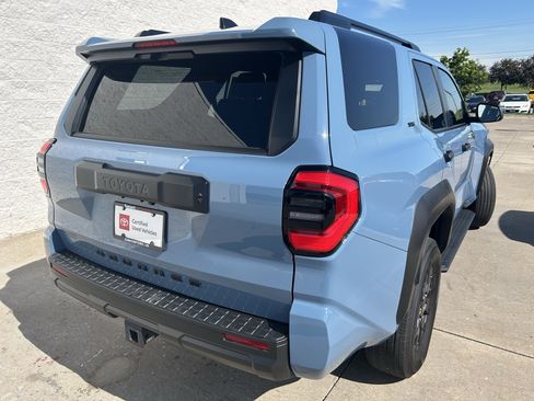 Used 2025 Toyota 4Runner SR5 AWD/4WD image 6