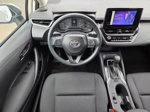 Used 2025 Toyota Corolla LE FWD image 13