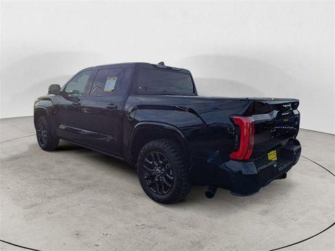 Used 2022 Toyota Tundra Platinum image 3