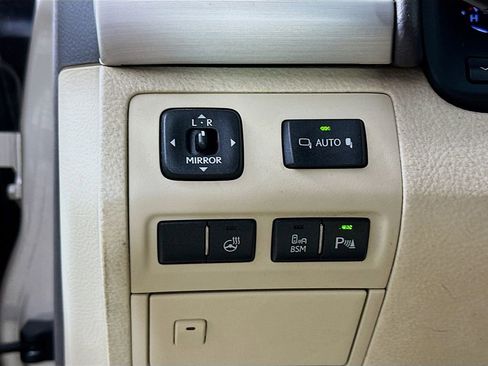 Used 2015 Lexus LS 460 w/ Comfort Package RWD image 12