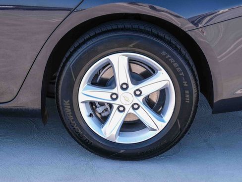 Used 2022 Chevrolet Malibu LS FWD image 9