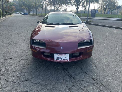 Used 1994 Chevrolet Camaro LT image 2