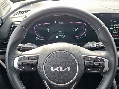 Used 2025 Kia Sportage EX image 17