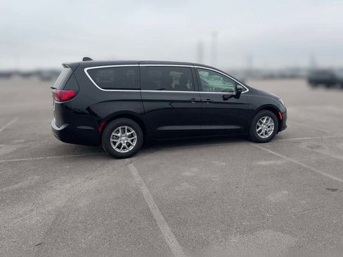 New 2026 Chrysler Voyager LX image 13