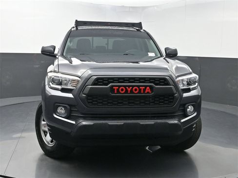 Used 2017 Toyota Tacoma SR5 image 37