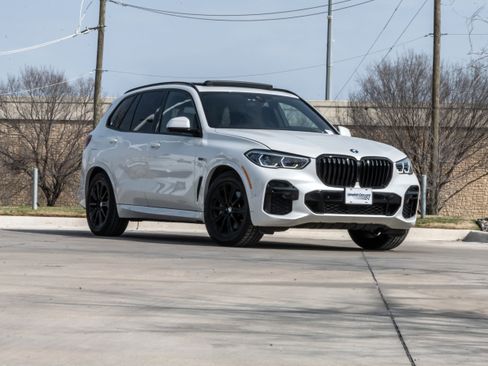 Certified 2023 BMW X5 xDrive45e w/ Executive Package image 2