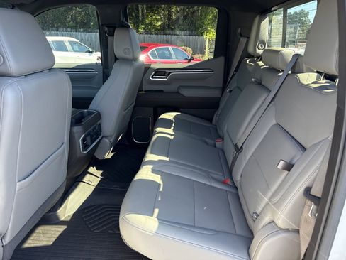 Used 2022 Chevrolet Silverado 1500 LTZ AWD/4WD image 10