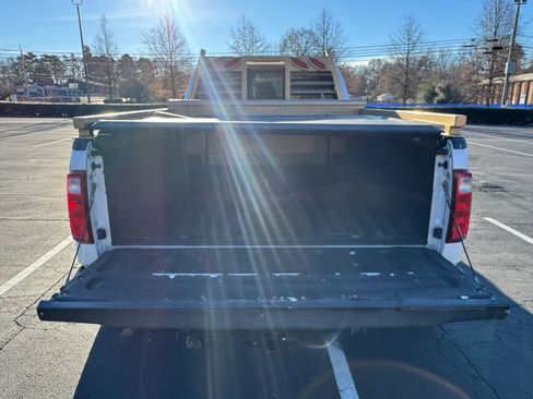 Used 2015 Ford F450 Lariat w/ Lariat Interior Package image 7