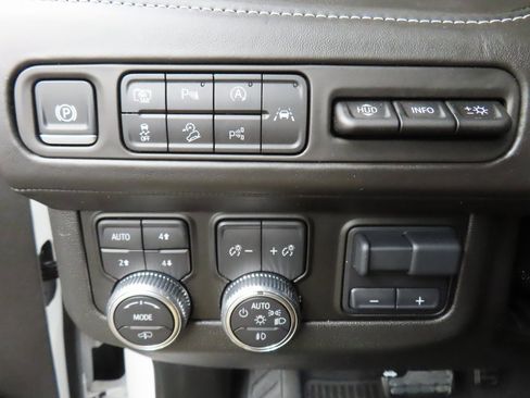 Used 2024 GMC Yukon XL Denali Ultimate image 58