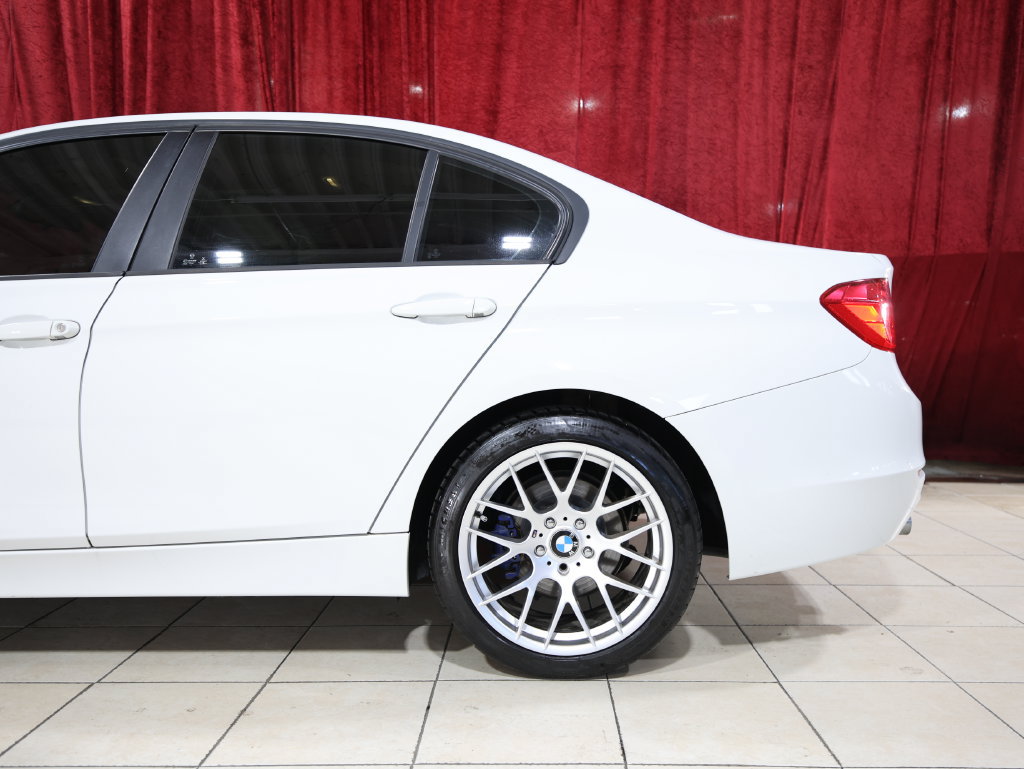 Used 2014 BMW 320i Sedan RWD image 5