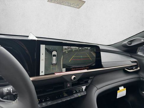 New 2025 Toyota Crown Signia image 15