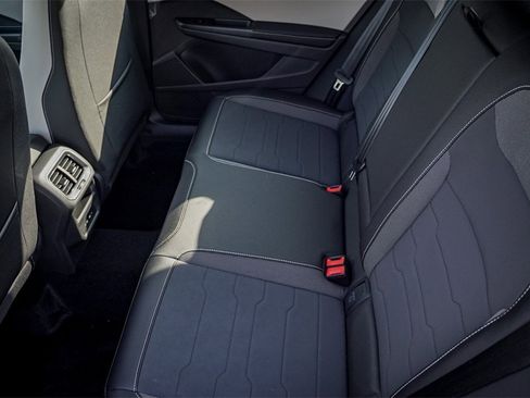 New 2026 Volkswagen Taos SE image 25