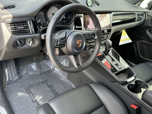 New 2026 Porsche Macan S image 4