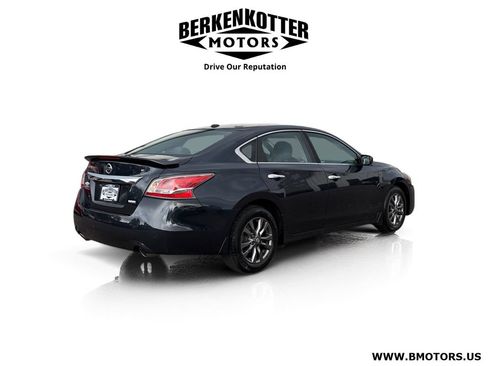 Used 2015 Nissan Altima 2.5 S w/ Special Edition Package FWD image 3