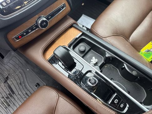 Certified 2023 Volvo XC90 B6 Plus w/ Protection Package Premier image 28