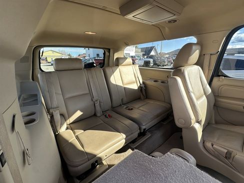 Used 2014 Cadillac Escalade ESV Premium AWD/4WD image 7