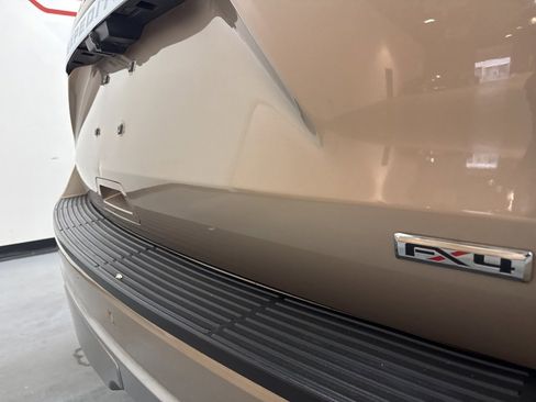 Used 2020 Ford Expedition XLT w/ FX4 Off-Road Package image 10