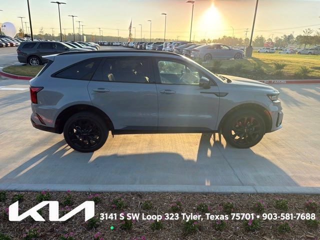 Certified 2023 Kia Sorento SX AWD/4WD image 13