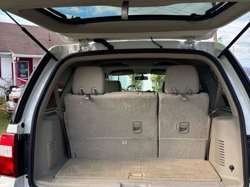 Used 2008 Ford Expedition XLT image 25