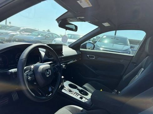 Used 2022 Honda Civic Sport image 3