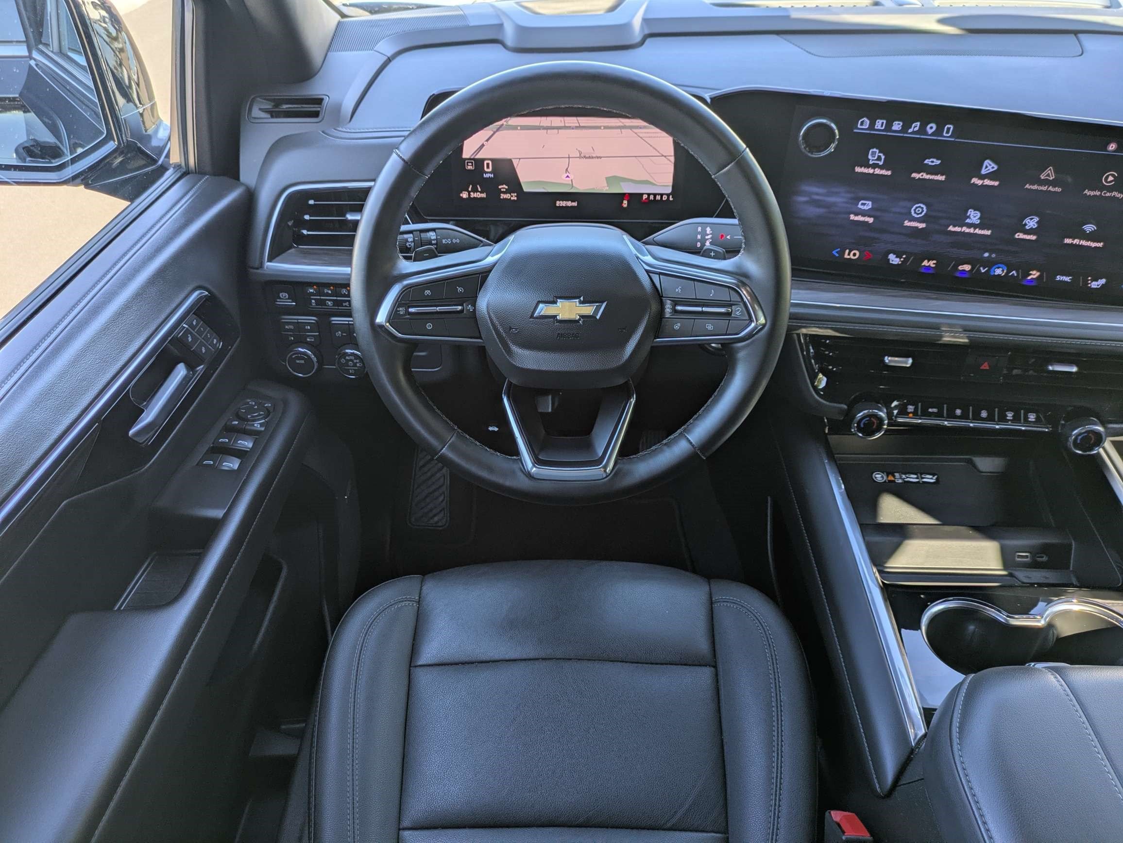 Used 2026 Chevrolet Suburban LT w/ Comfort Package AWD/4WD image 16