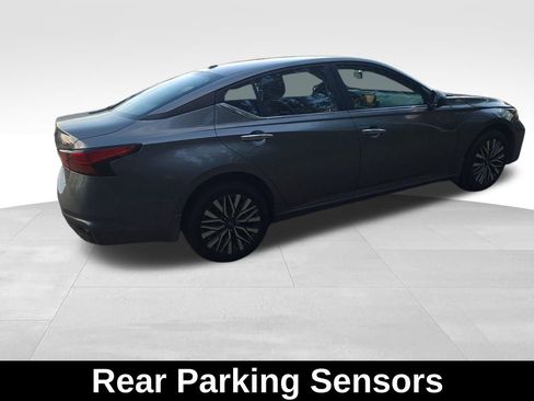 Used 2024 Nissan Altima 2.5 SV image 5