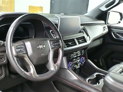 Certified 2022 Chevrolet Suburban RST w/ Sport Performance Package image 20