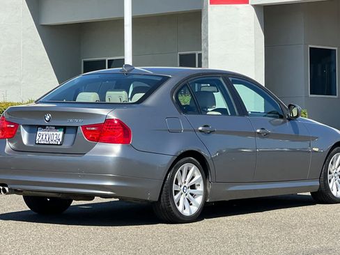 Used 2011 BMW 328i Sedan RWD image 2