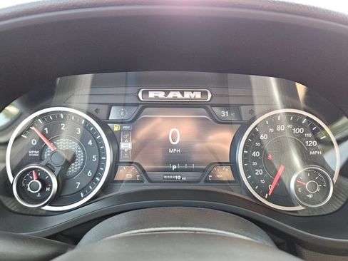 New 2026 RAM 1500 Express AWD/4WD image 23