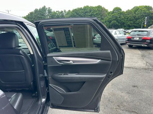 Used 2018 Cadillac XT5 Luxury w/ Driver Awareness Package AWD/4WD image 19