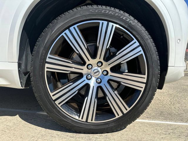 Certified 2023 Volvo XC90 B6 Ultimate w/ Protection Package AWD/4WD image 11