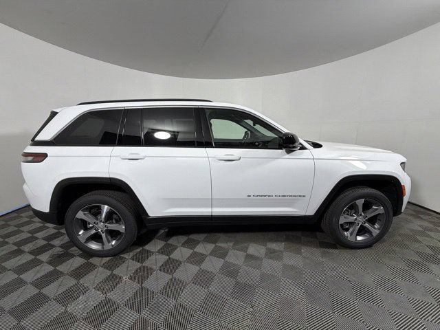 New 2026 Jeep Grand Cherokee Limited w/ Trailer Tow Package AWD/4WD image 3