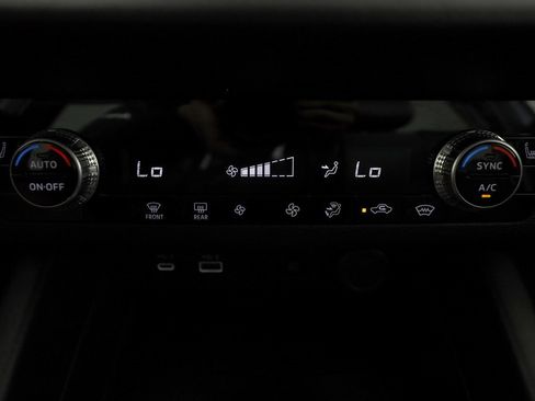 Used 2022 Mitsubishi Outlander SE image 34