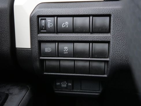 Certified 2024 Toyota Tacoma TRD Off-Road AWD/4WD image 27