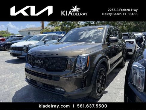 Used 2022 Kia Telluride SX w/ Nightfall Edition Package AWD/4WD image 9