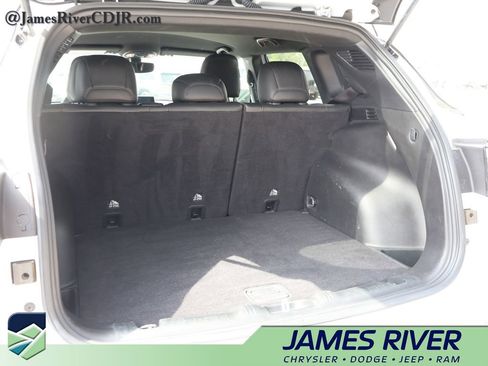 Used 2025 Jeep Compass Trailhawk AWD/4WD image 15