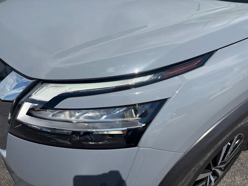 Used 2024 Nissan Pathfinder Platinum w/ Cargo Package FWD image 18