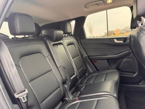 Used 2025 Ford Escape Platinum AWD/4WD image 29