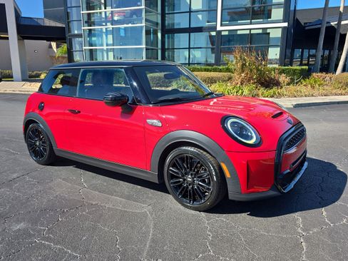 Certified 2023 MINI Cooper S w/ Signature Upholstery Package image 2