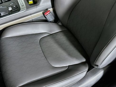 New 2027 Kia Carnival FWD image 19