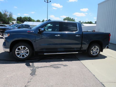 Used 2024 Chevrolet Silverado 1500 LTZ AWD/4WD image 3