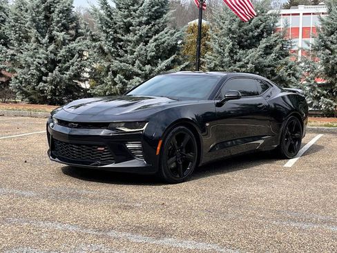 Used 2017 Chevrolet Camaro SS image 21