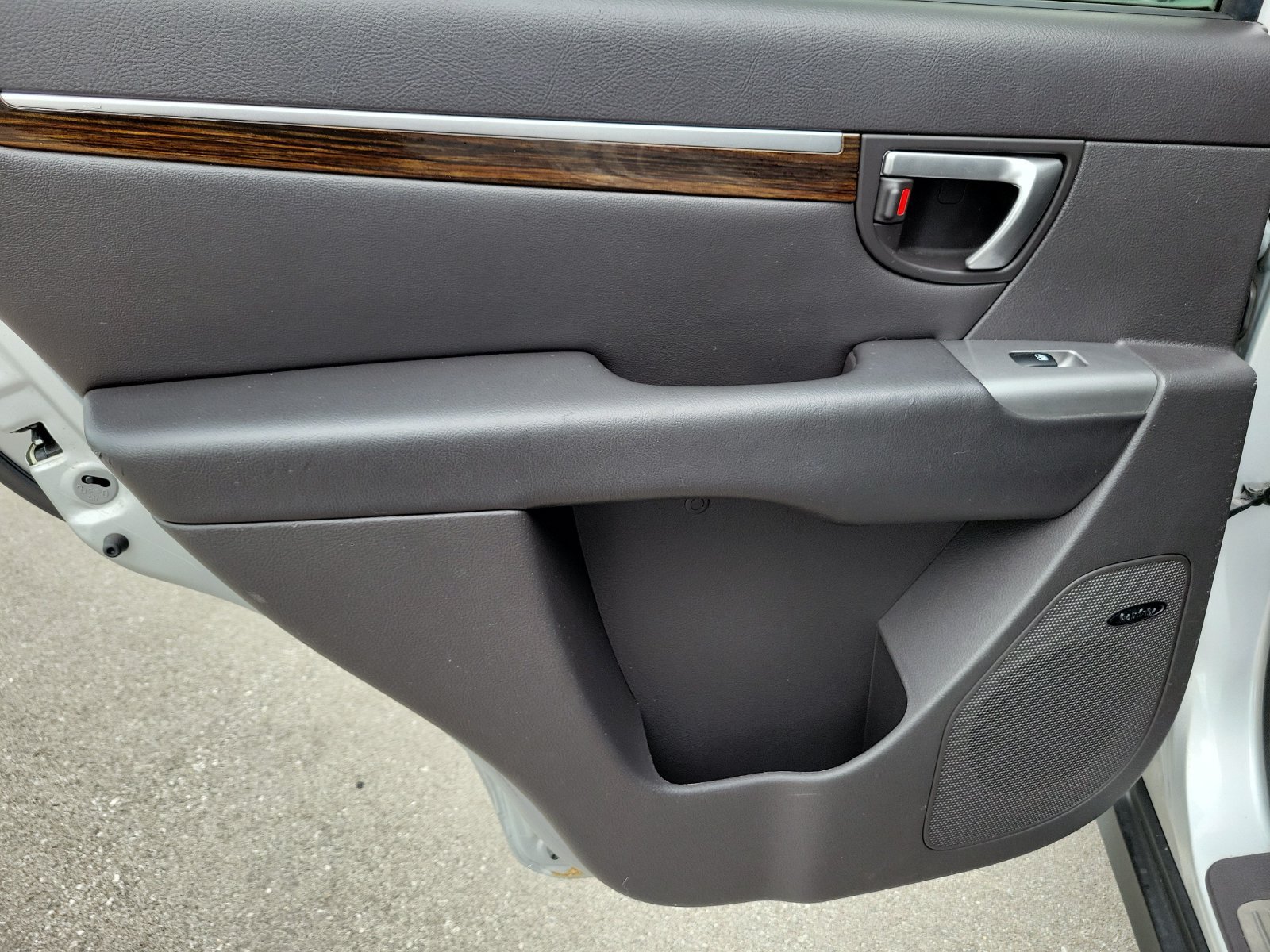 Used 2011 Hyundai Santa Fe Limited FWD image 13